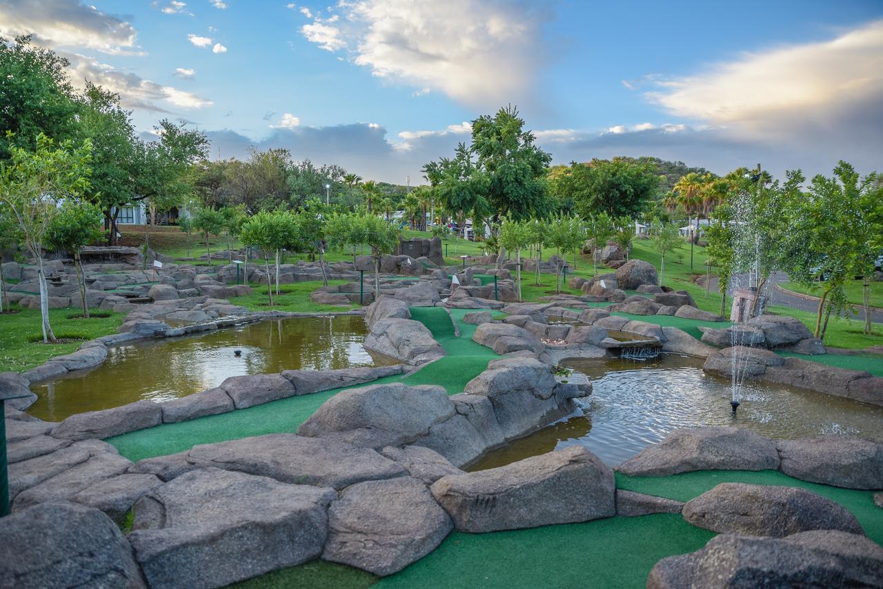 Bush Bungalows At Sun City Resort Rustenburg Buitenkant foto