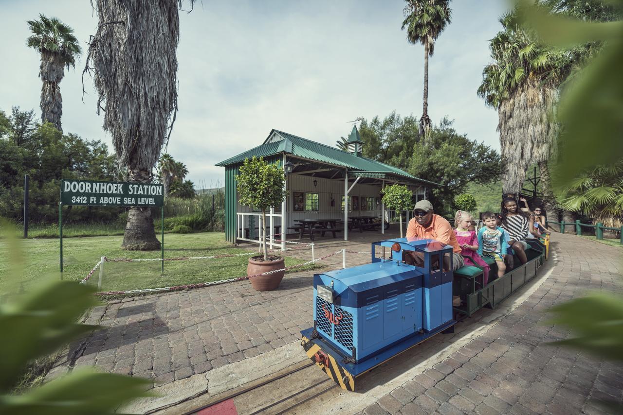 Bush Bungalows At Sun City Resort Rustenburg Buitenkant foto