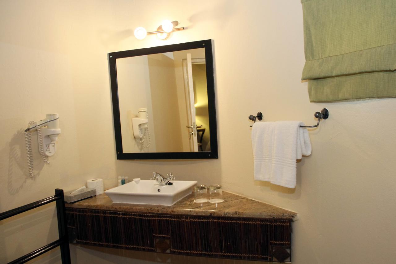 Bush Bungalows At Sun City Resort Rustenburg Buitenkant foto