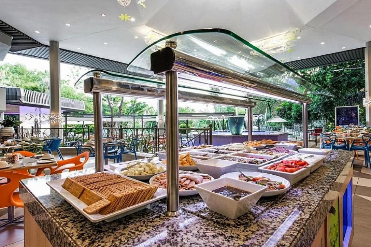 Bush Bungalows At Sun City Resort Rustenburg Buitenkant foto